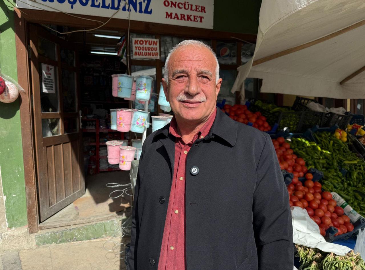 Camiikebir Mahallesi Muhtarı Mustafa Gökrem