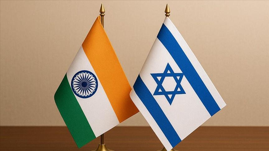 İsrail ve Hindistan bayrakları