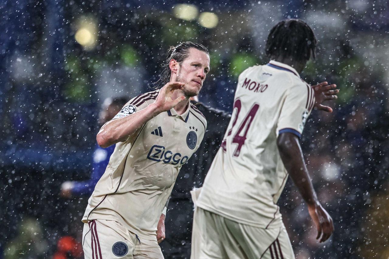 Ajax'ta Weghorst'un gol sevinci