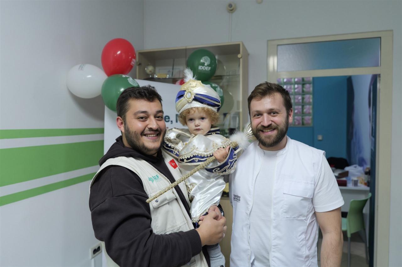 Çocukların endişeli bekleyişi, neşeli anlara dönüştü.