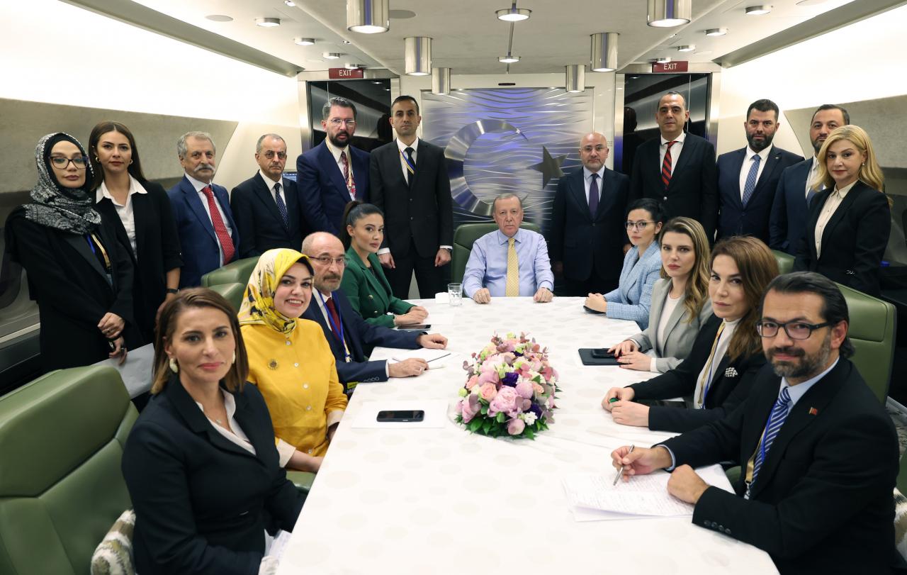 Cumhurbaşkanı Erdoğan uçakta gazetecilerin sorularını yanıtladı