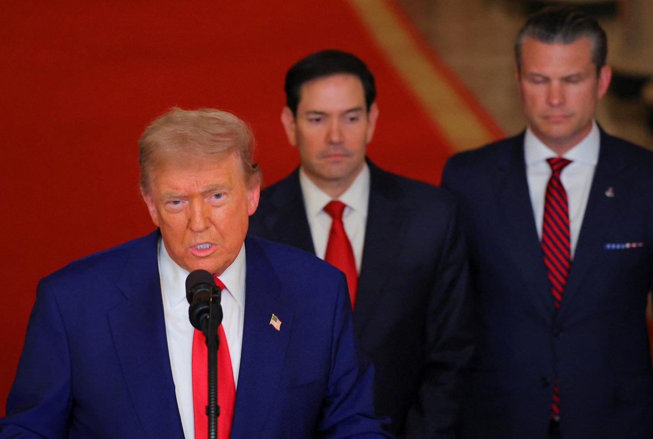 ABD Başkanı Donald Trump hitap ederken