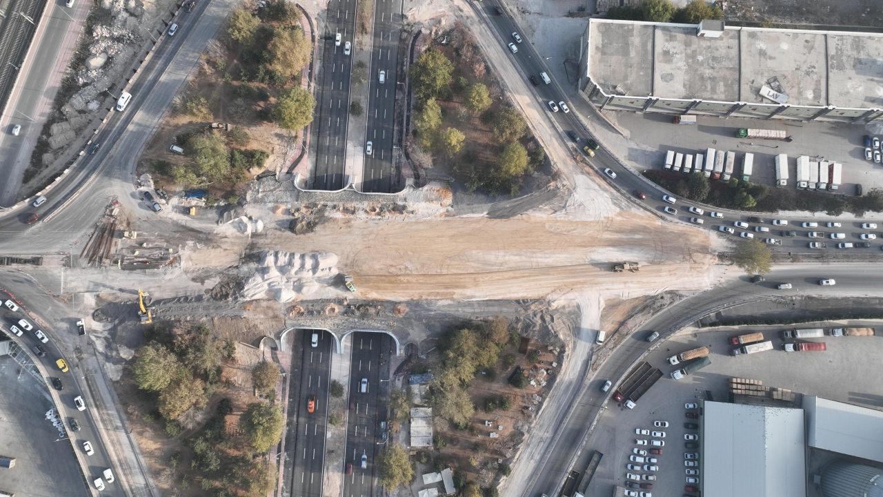 Marangozlar Köprülü Kavşağı’nın alt kısmının bugün itibariyle trafiğe açıldığını kaydedildi.