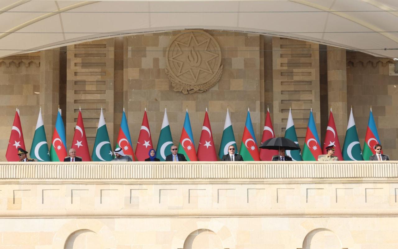 Cumhurbaşkanı Erdoğan, Azerbaycan’ın Zafer Günü Töreni’ne katıldı