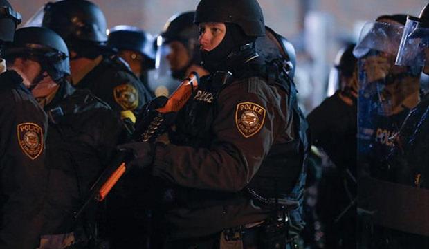 ABD'de dehşet! Polisten kaçan sürücü otomobiliyle gece kulübüne daldı: 4 ölü, 13 yaralı