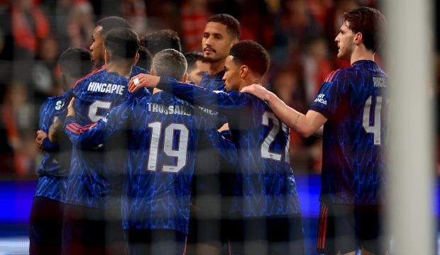 Arsenal'ın Devler Ligi'nde bileği bükülmüyor