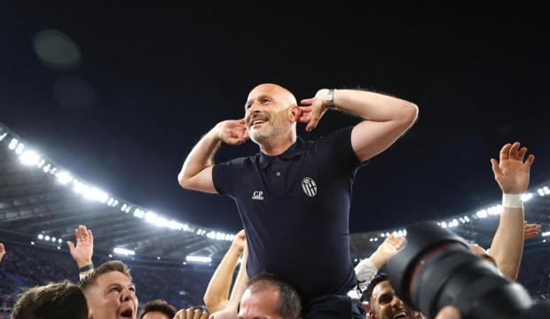 Böyle hoca görülmedi! 200 maçta 198 farklı 11 denedi