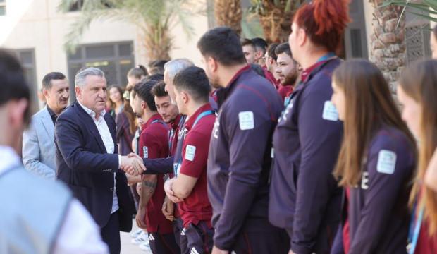 Bakan Bak İslami Dayanışma Oyunları'nda yarışacak sporcuları ziyaret etti