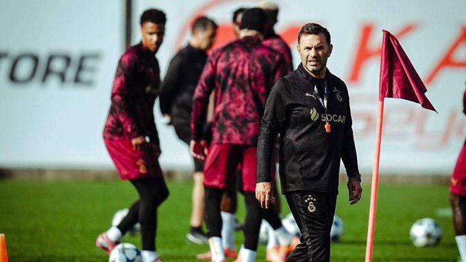 Galatasaray antrenmanı, Okan Buruk.