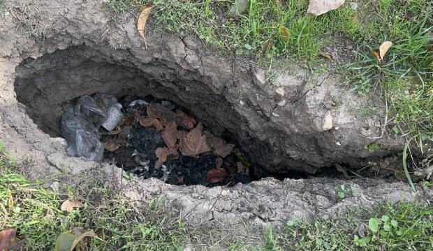 Elma bahçesinde endişelendiren olay! Evlerin duvarları çatladı