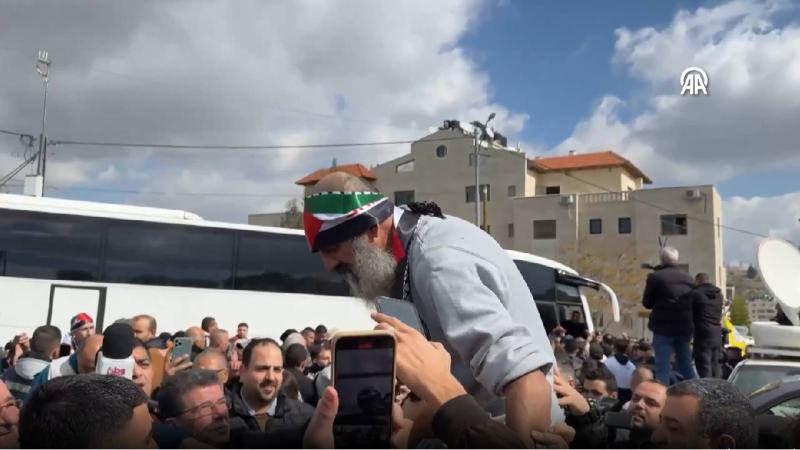 Hamas ile İsrail arasındaki esir takasında bazı Filistinli esirler serbest kaldı