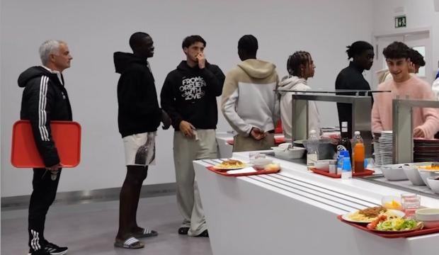 İlk kez böyle görüldü! Herkes Mourinho'nun bu görüntüsünü konuşuyor