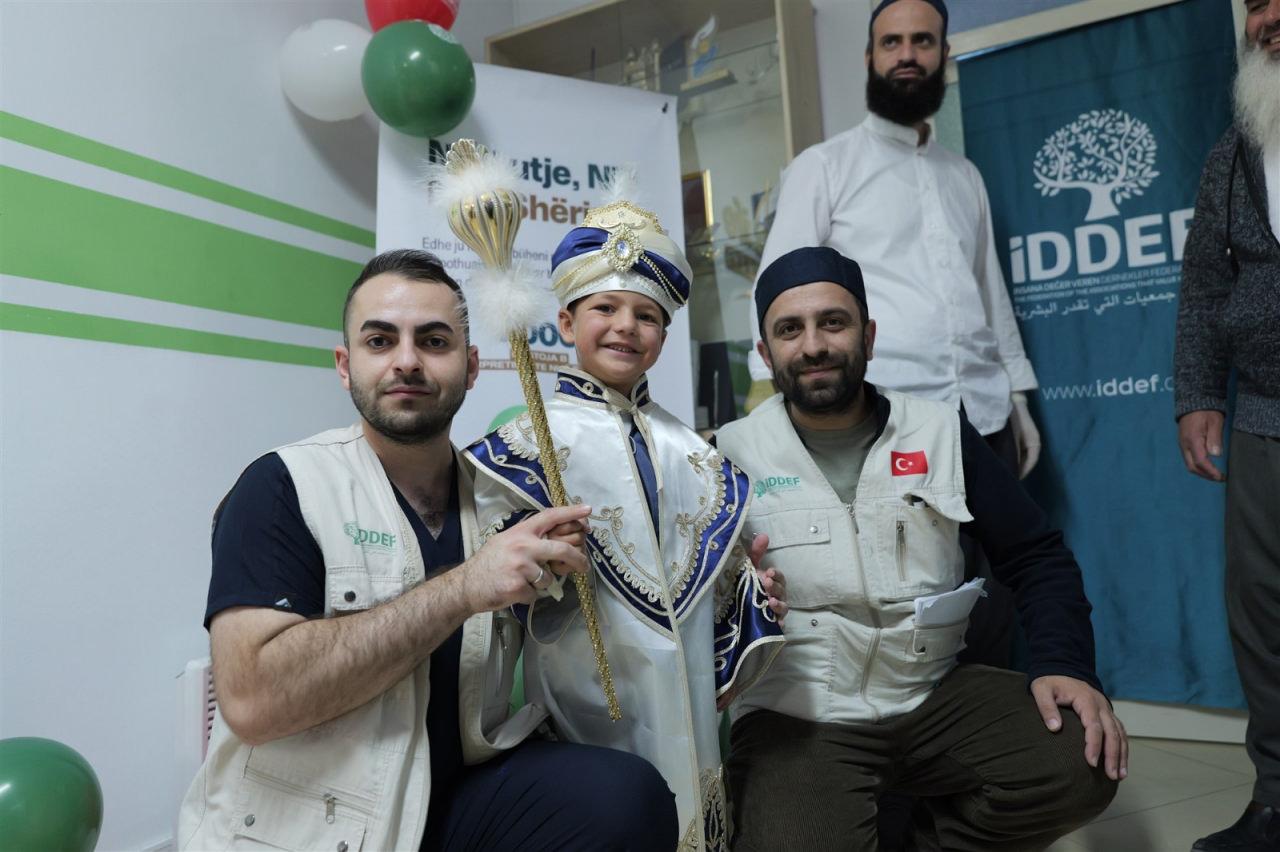 İDDEF, Arnavutluk'ta sünnet merasimini bir gelenek haline getirdi.