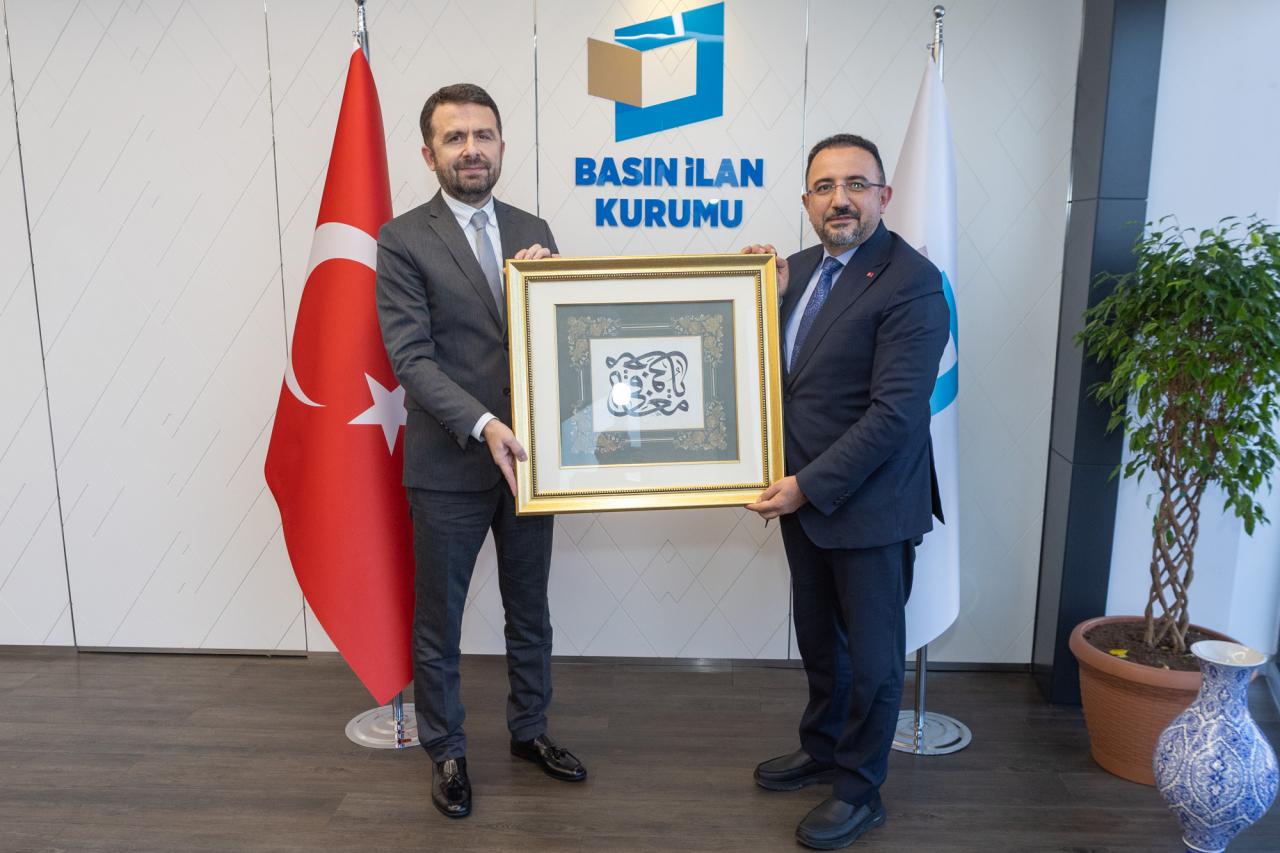 Abdulkadir Çay hediye edilen hat çalışması