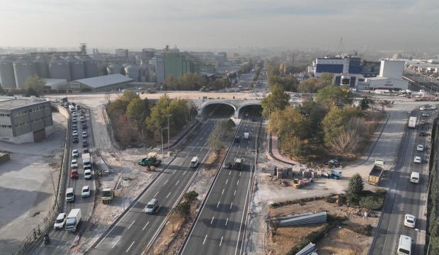 Marangozlar Köprülü Kavşağı'nın alt kısmı trafiğe açıldı