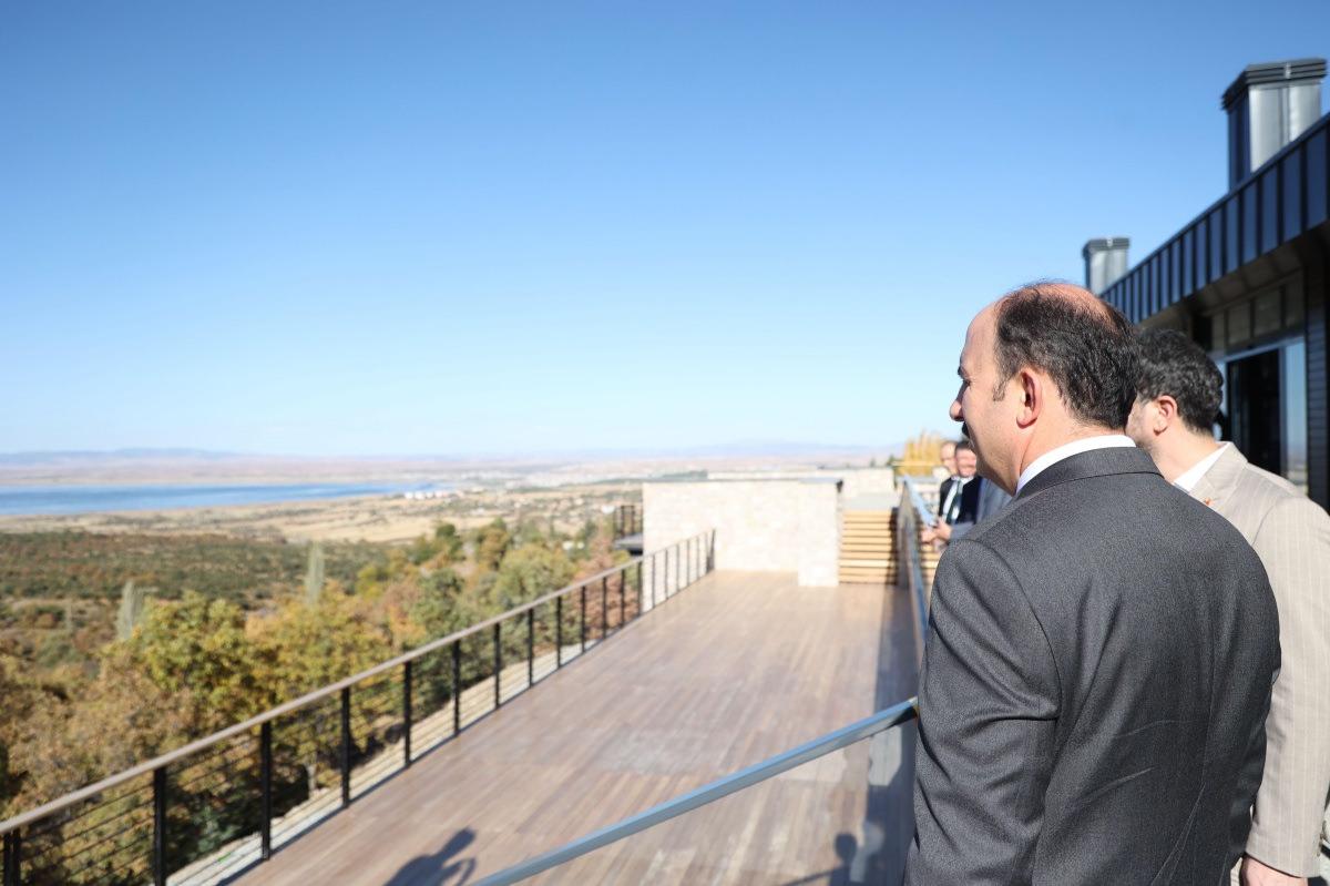 Konya Büyükşehir Belediye Başkanı Uğur İbrahim Altay,Beyşehir Yaka Manastır Tabiat Parkı’nda incelemelerde bulundu.