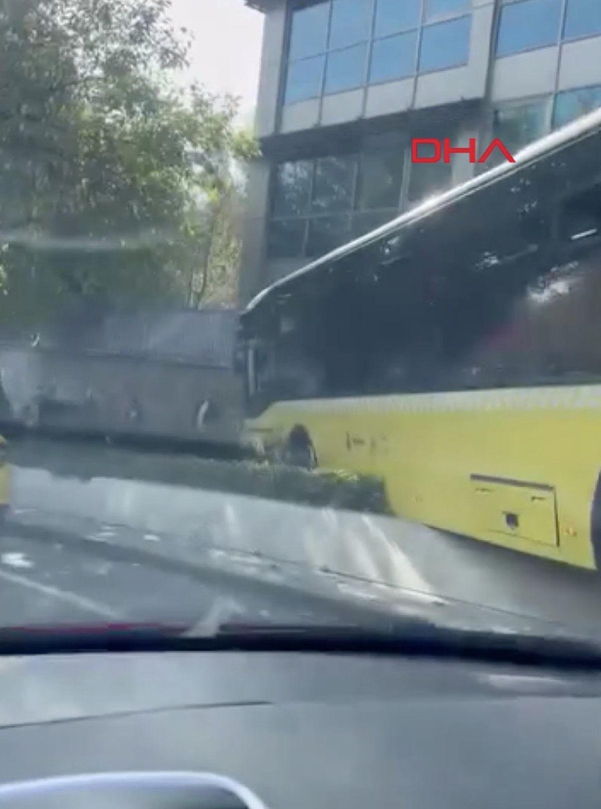 İETT otobüsü kaldırıma çıktı.