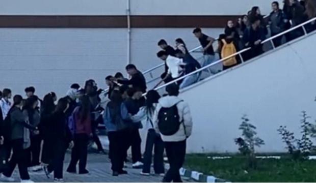 Okulda korku dolu anlar: Sopalarla baskın yaptılar