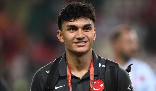 Galatasaray, Frankfurt'un inadını kırmak i&ccedil;in Can Uzun teklifini g&uuml;ncelledi