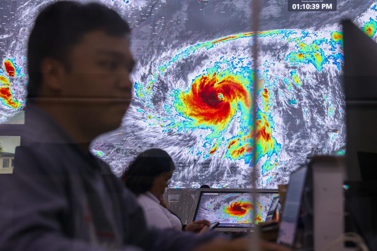 Filipinler'de süper tayfun alarmı