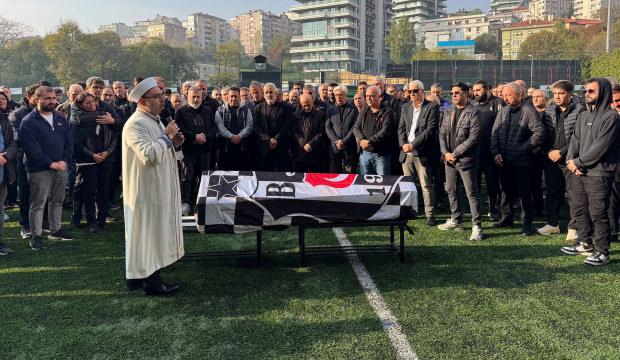 Vefat eden Beşiktaş'ın altyapı teknik sorumlusu Hikmet Çapanoğlu için tören düzenlendi