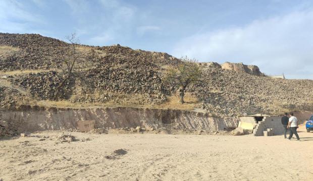 Yer altı şehrinde define arayan 2 zanlı yakalandı