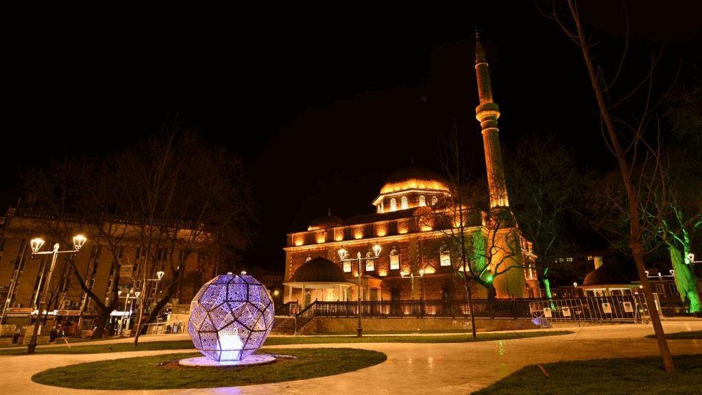 Zağnos Paşa Cami Meydanı