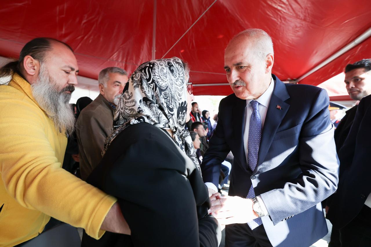 Numan Kurtulmuş, şehit yakınlarına baş sağlığı diledi.