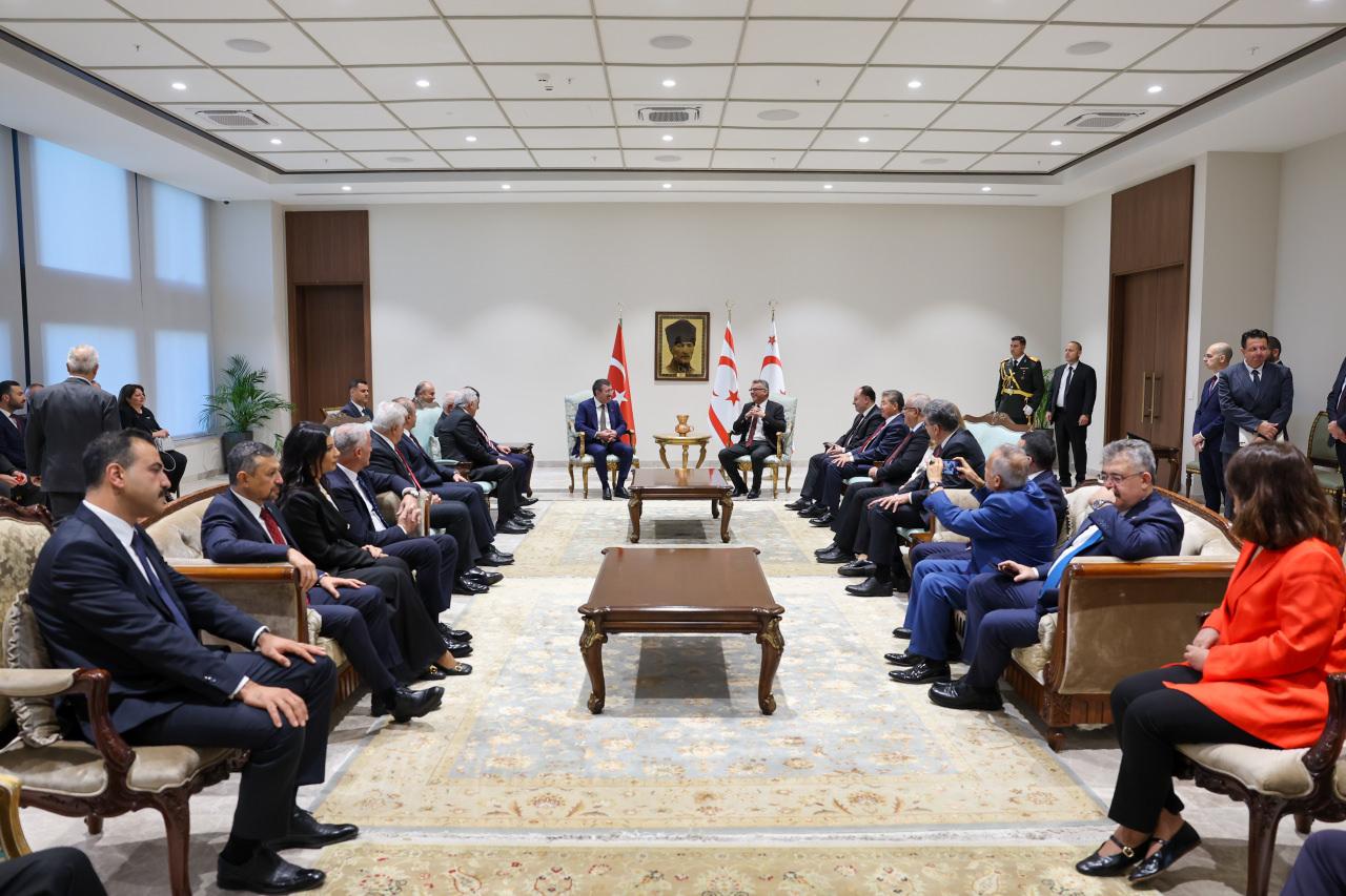 KKTC Cumhurbaşkanı Tufan Erhürman, Türkiye'den gelen üst düzey yetkilileri kabul etti.