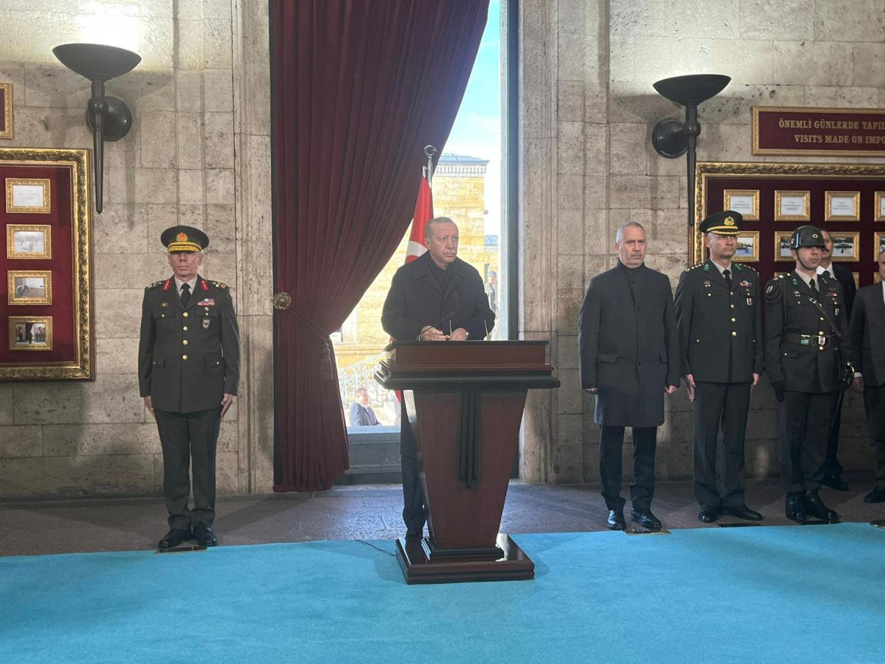 Cumhurbaşkanı Erdoğan, Atatürk'ün vefatının 87. yıl döneminde Anıtkabir Özel Defteri'ni imzaladı