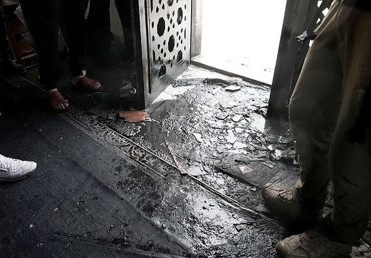 Aynı bölgedeki Birru’l Valideyn Camisi’ni ateşe vermişlerdi