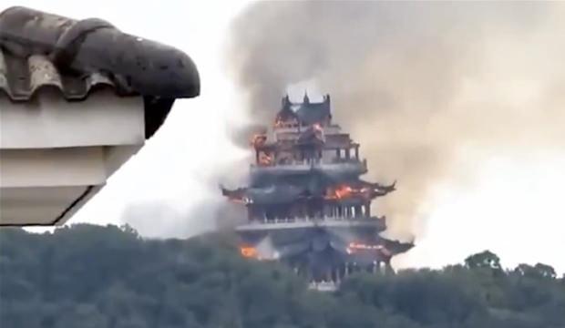 Çin'deki tarihi tapınak alev alev yandı! İnanılmaz ihmal