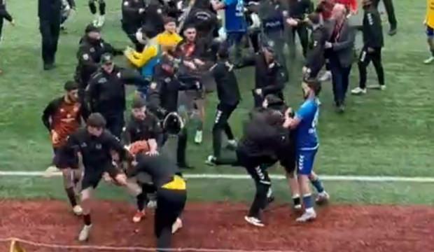 Amatör maçta tam 24 kırmızı kart çıktı!