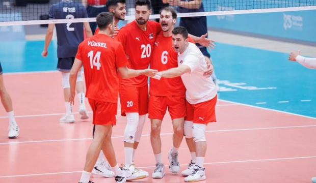 Erkek Milli Voleybol Takımı'ndan gümüş madalya