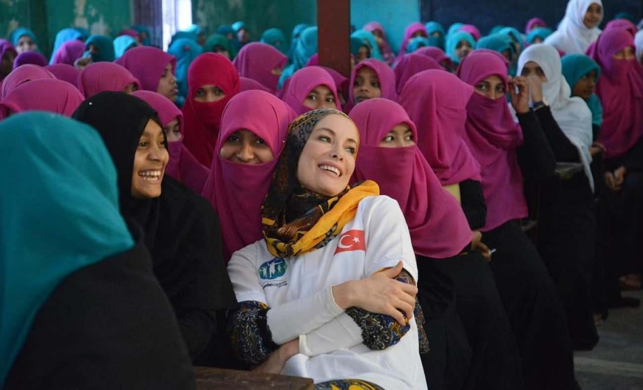 Gamze Özçelik son hareketiyle takdir topladı! 