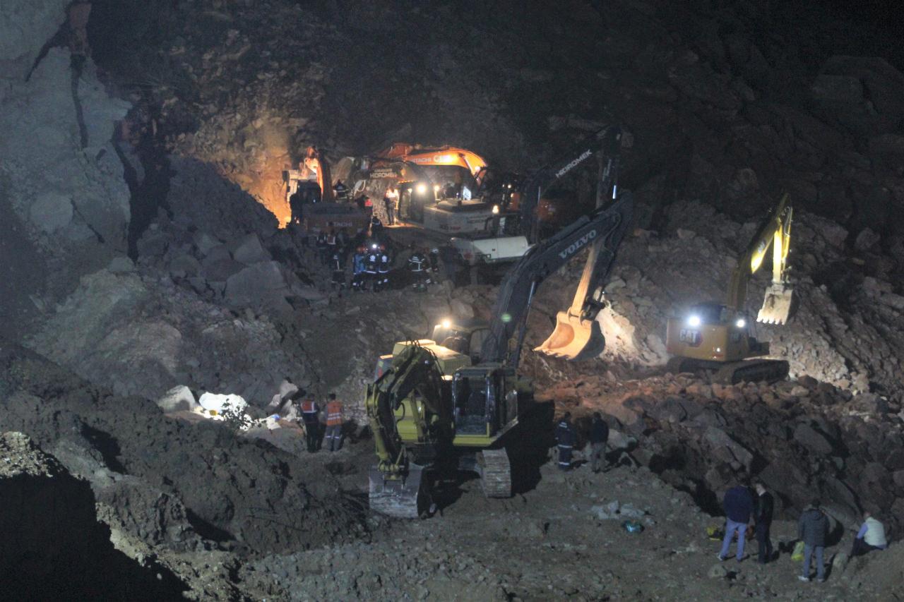 Arama ve kurtarma çalışmaları yeniden başlatılacak.
