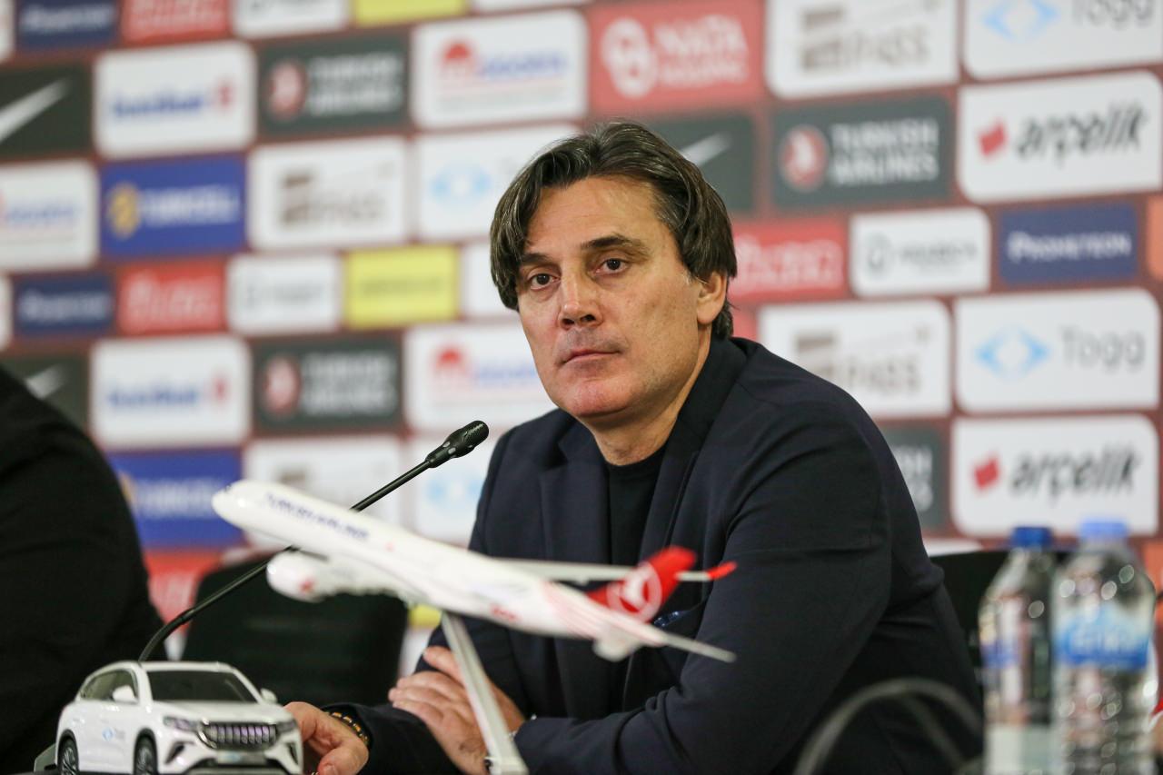 2026 FIFA Dünya Kupası Avrupa Elemeleri E Grubu beşinci maçında Bulgaristan Milli Futbol Takımı'nı 2-0 yenen Türkiye A Milli Futbol Takımı Teknik Direktörü Vincenzo Montella (fotoğrafta), Bursa'daki Atatürk Spor Kompleksi Matlı Stadı'ndaki karşılaşmanın ardından düzenlenen basın toplantısında açıklamalarda bulundu.