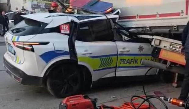 Son dakika haberi: Polis aracı tıra çarptı! Acı haber geldi! 