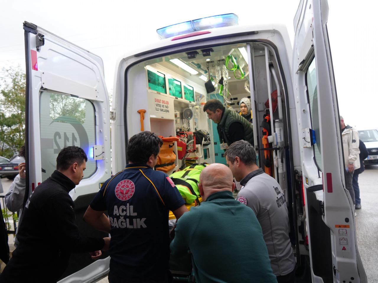 Erdem Çanakçıoğlu hastaneye kaldırıldı.