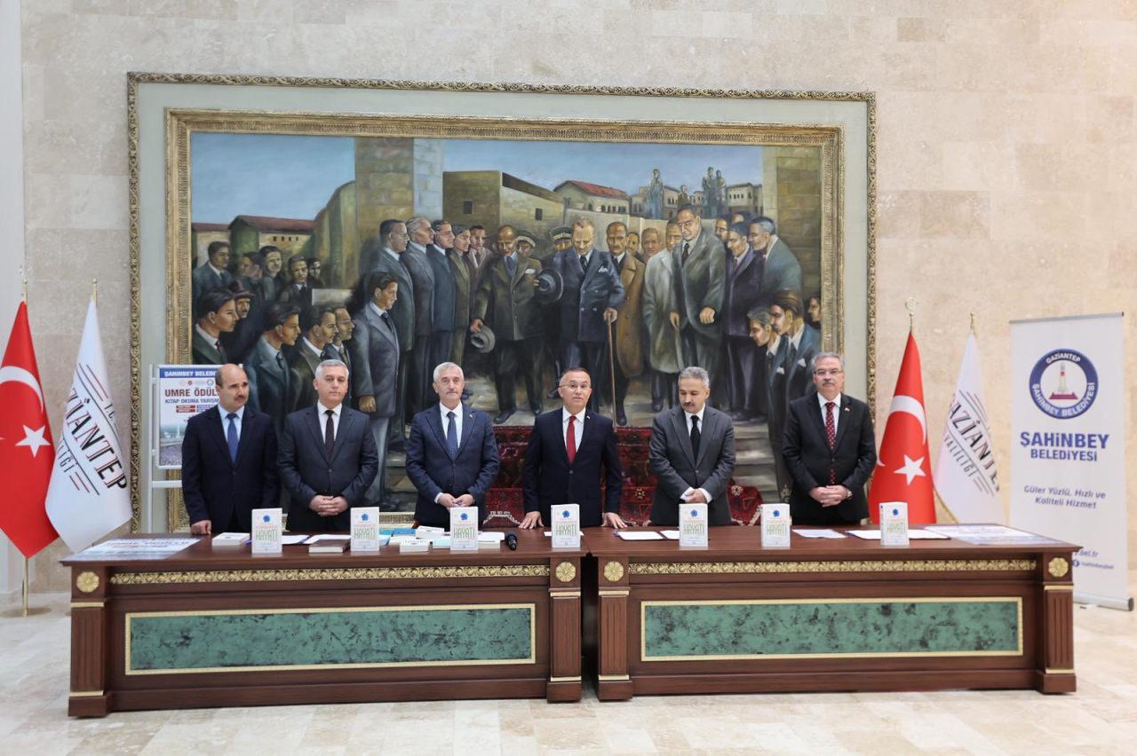 “Umre Ödüllü Kitap Okuma Yarışması” için protokol imzaladı.