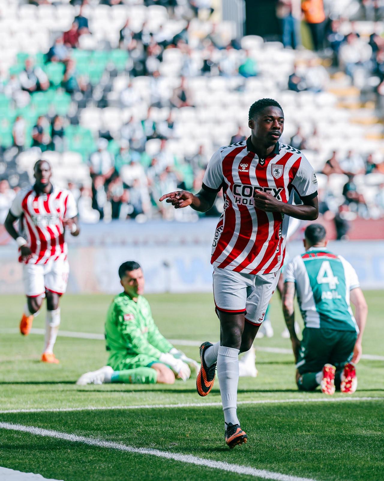 Anthony Musaba'nın gol sevinci, 2 Kasım 2025