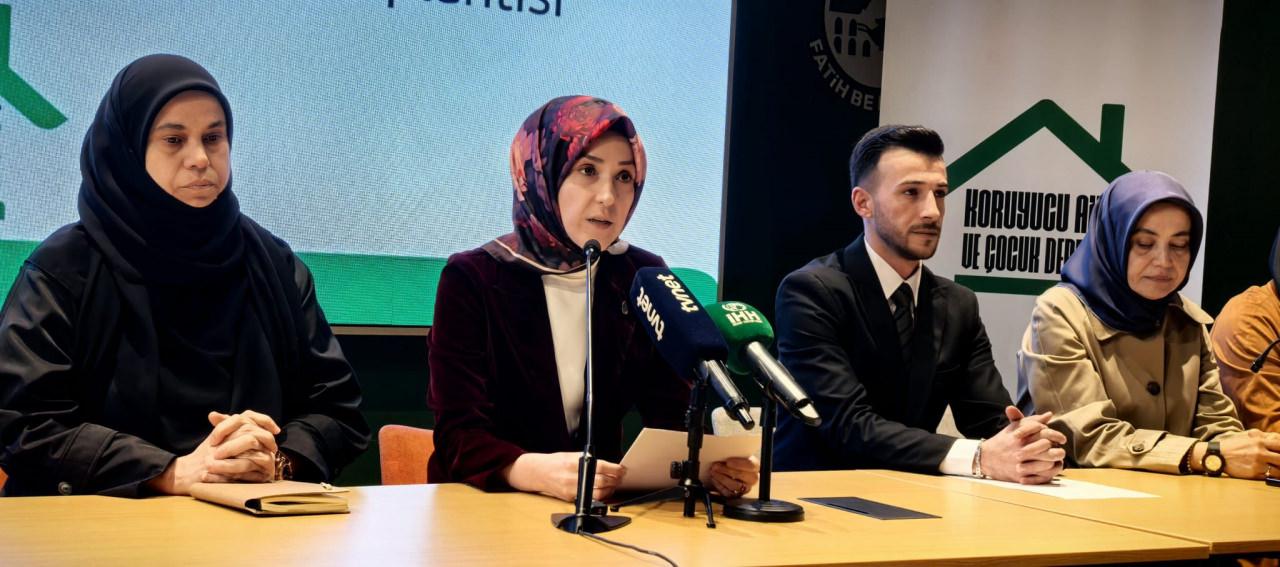 Koruyucu Aile ve Çocuk Derneği, 20 Kasım Dünya Çocuk Hakları Günü'nde basın toplantısı düzenledi.