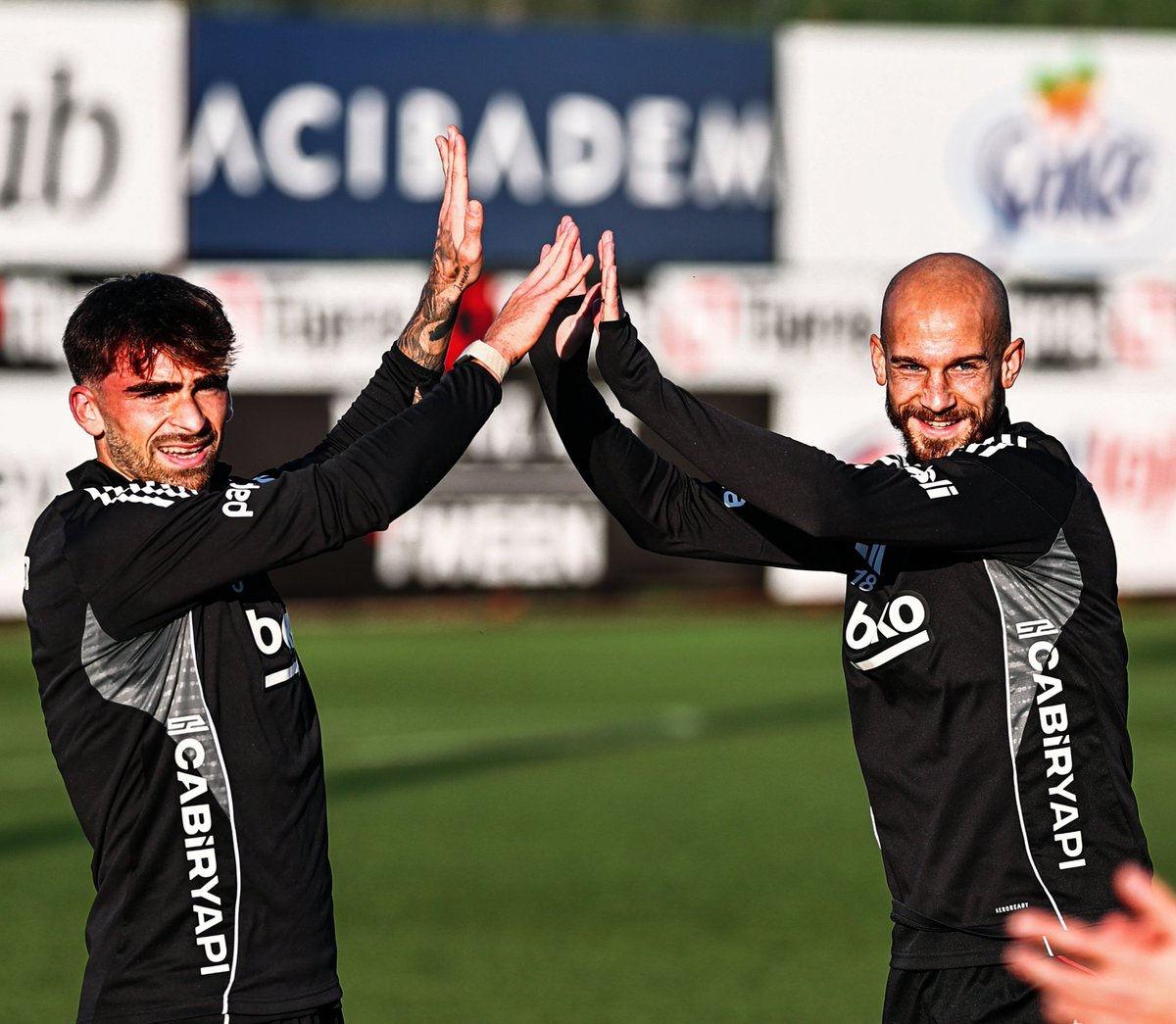 Jota Silva ve Vaclav Cerny