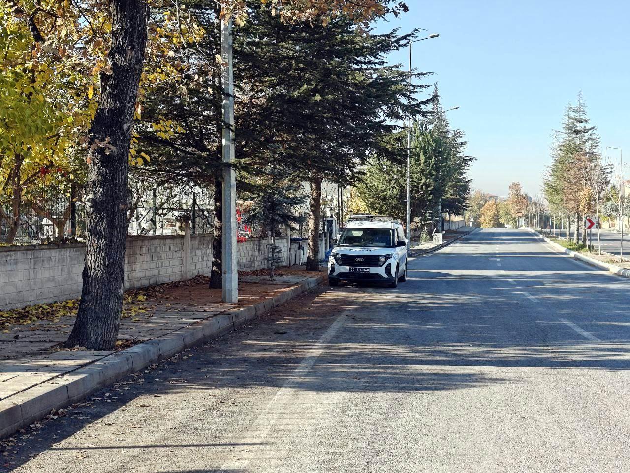 Olay yerine çok sayıda ekip sevk edildi. 