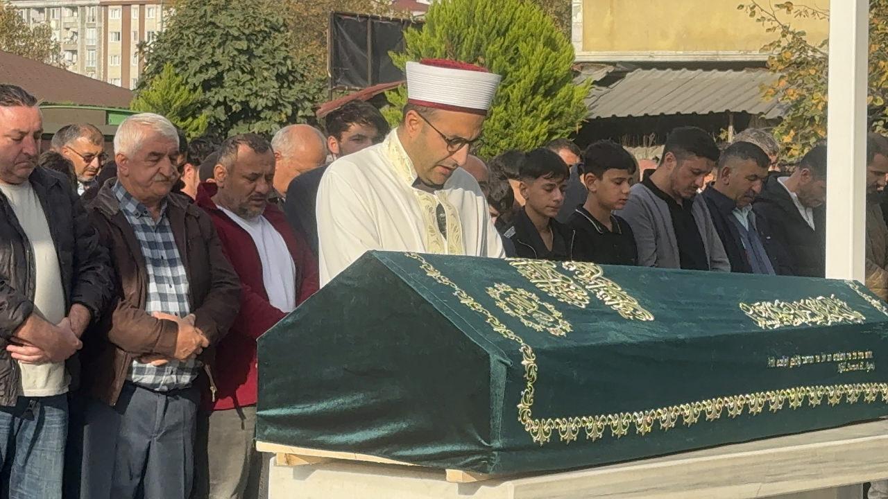 Eren Yılgın, sevenleri ve ailesinin gözyaşları eşliğinde son yolculuğuna uğurlandı. 