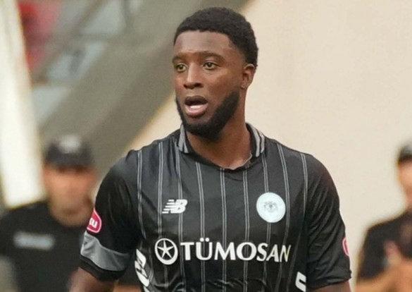 Konyaspor futbolcusu Riechedly Bazoer