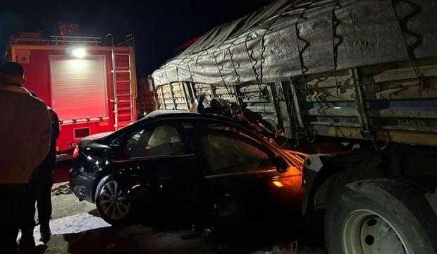 Afyonkarahisar'da TIR ile otomobil çarpıştı: 2 ölü, 2 yaralı