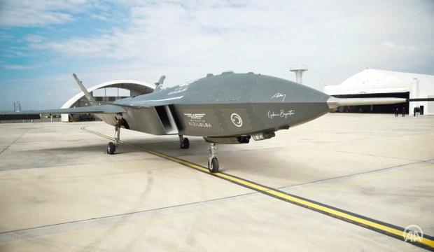 Bayraktar KIZILELMA, F-16'ya kilitlendi, simüle atışta tam isabet