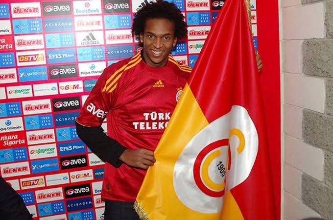 2009-10 sezonunda yarım dönem Galatasaray'da kiralık olarak oynayan Jo.