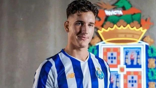 Deniz Gül'ün Porto takımında çektirdiği fotoğrafı